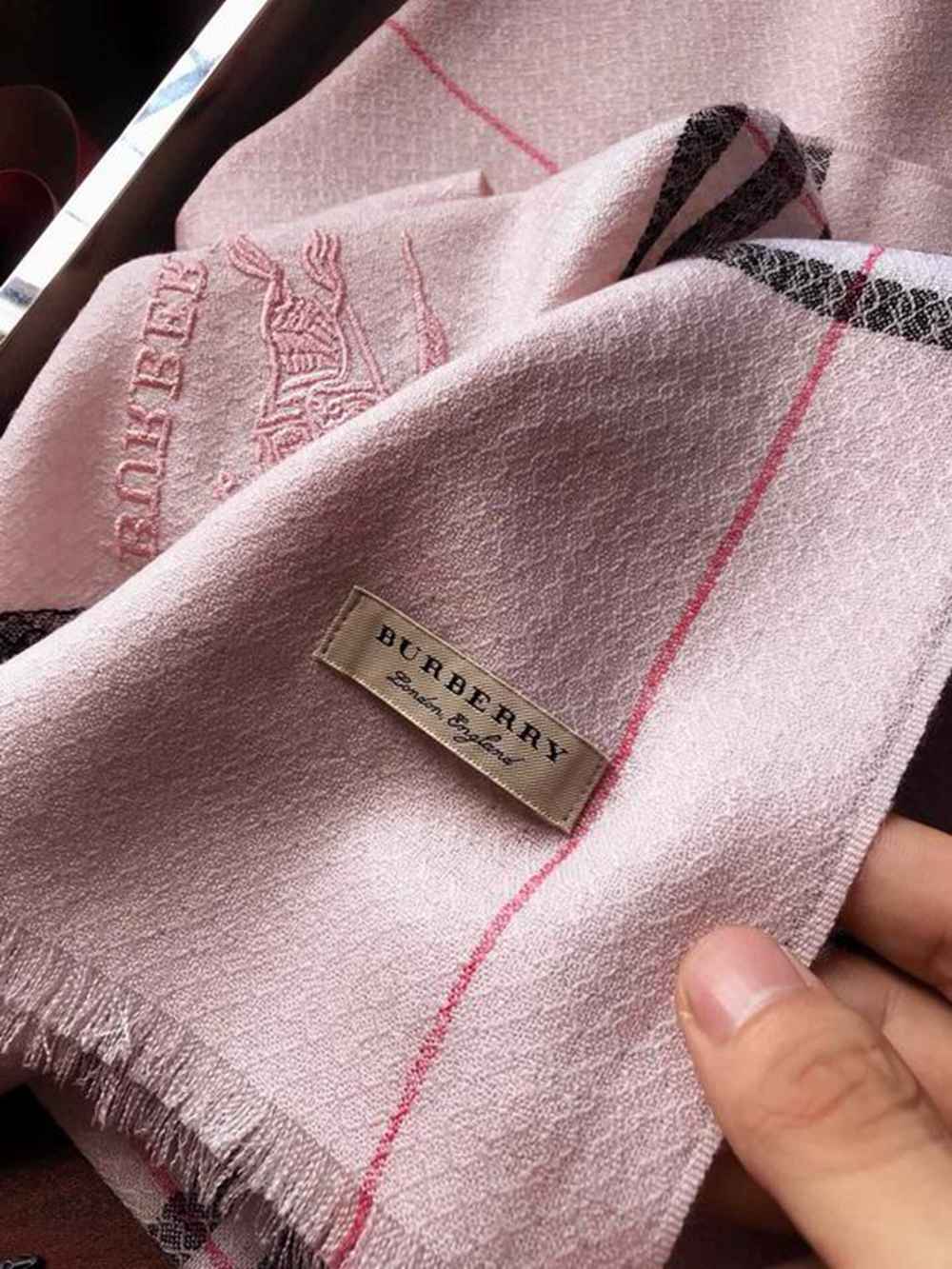 Bv*b*rry Scarf